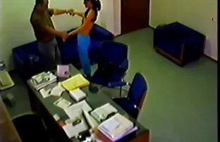 XXX Si masturba sotto la luce di video sex amatoriali italiani un flash della fotocamera