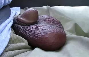 XXX Pulcino performer sul tavolo massaggio solo porno italiani xx