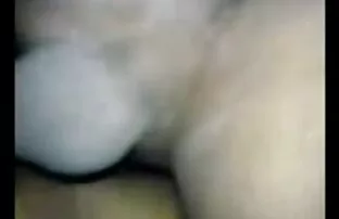 XXX Troia bruna ottiene un video porno amatoriali nuovi orgasmo in bagno