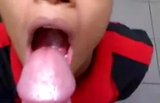 XXX Una video sex italiani amatoriali cagna senza mutandine masturbandosi con un dildo