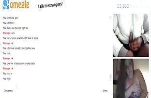 XXX Bionda slut noi porno amatoriale italiano masturbarsi nudo sul divano